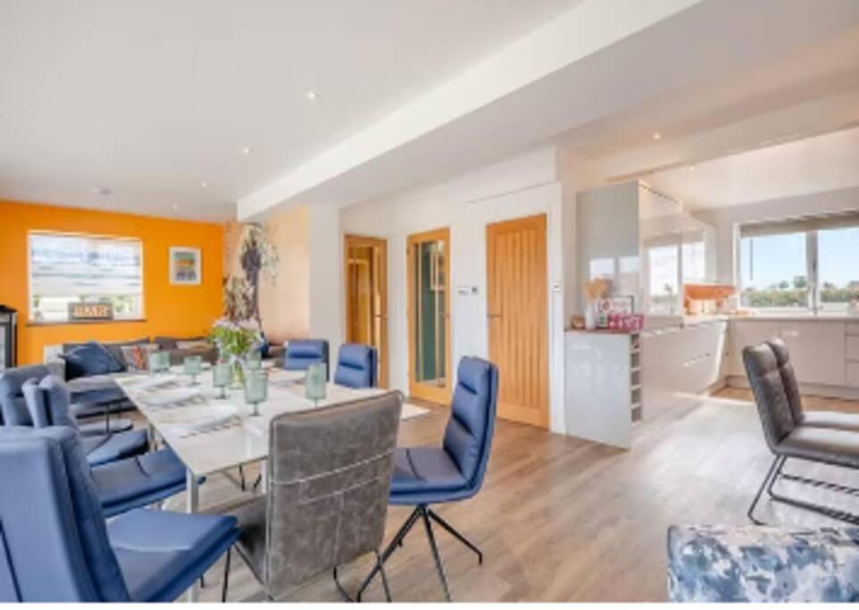 Covehithe House-Coastal Luxury- Sleeps 12-With Huge Swimspa! Wrentham Extérieur photo