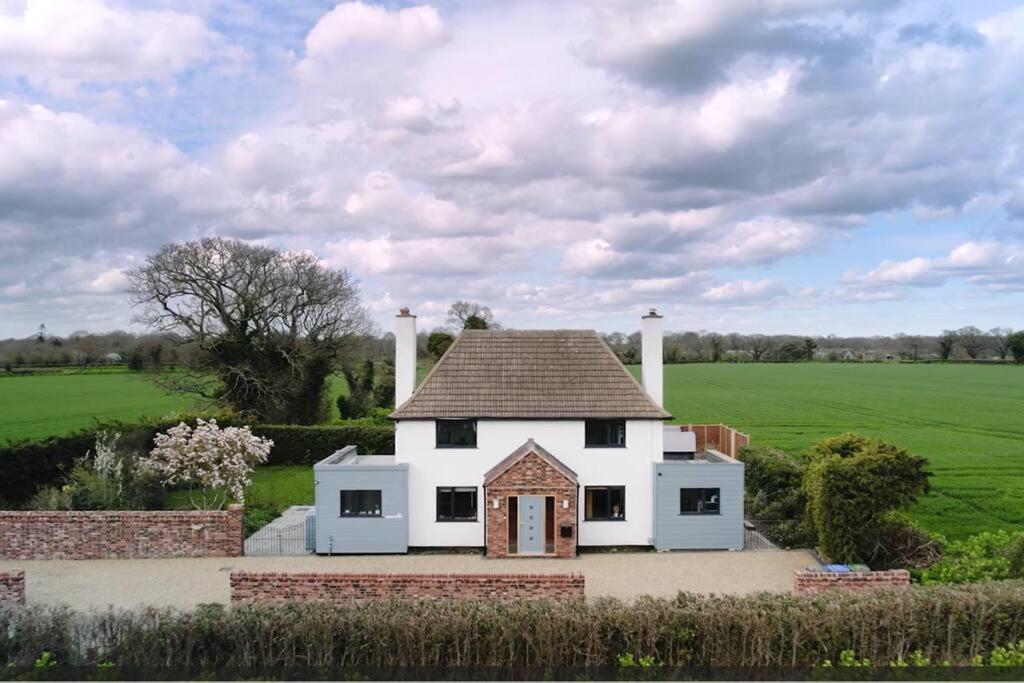 Covehithe House-Coastal Luxury- Sleeps 12-With Huge Swimspa! Wrentham Extérieur photo