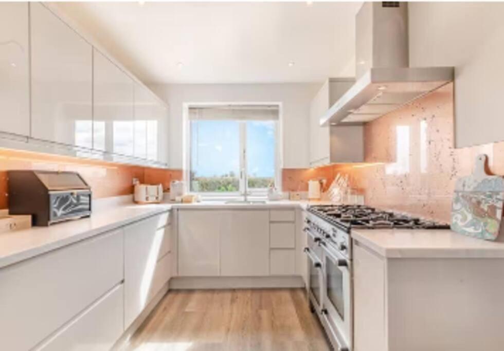 Covehithe House-Coastal Luxury- Sleeps 12-With Huge Swimspa! Wrentham Extérieur photo