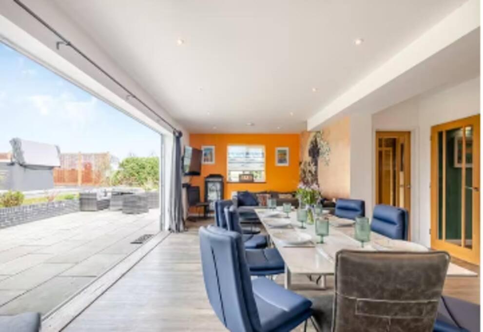 Covehithe House-Coastal Luxury- Sleeps 12-With Huge Swimspa! Wrentham Extérieur photo
