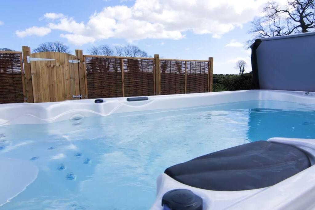 Covehithe House-Coastal Luxury- Sleeps 12-With Huge Swimspa! Wrentham Extérieur photo