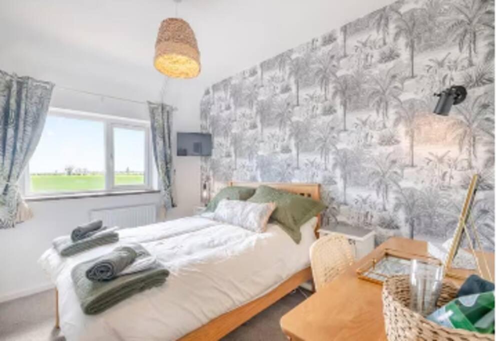 Covehithe House-Coastal Luxury- Sleeps 12-With Huge Swimspa! Wrentham Extérieur photo