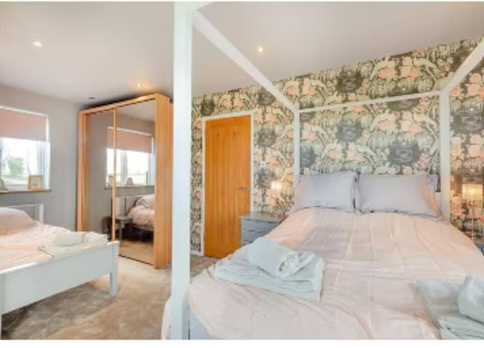 Covehithe House-Coastal Luxury- Sleeps 12-With Huge Swimspa! Wrentham Extérieur photo