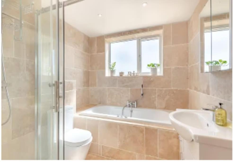 Covehithe House-Coastal Luxury- Sleeps 12-With Huge Swimspa! Wrentham Extérieur photo