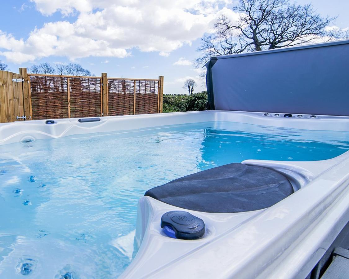 Covehithe House-Coastal Luxury- Sleeps 12-With Huge Swimspa! Wrentham Extérieur photo